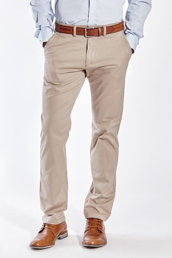 Chino regular fit de gabardina elastizada