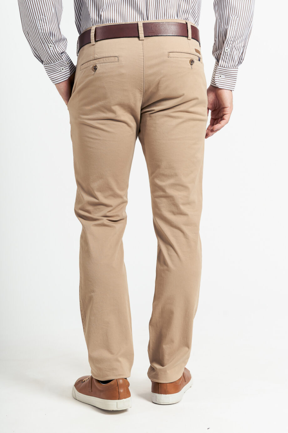 Chino regular fit de gabardina