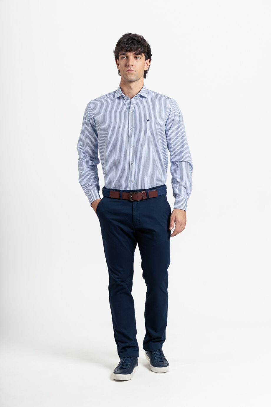 Chino regular fit de gabardina
