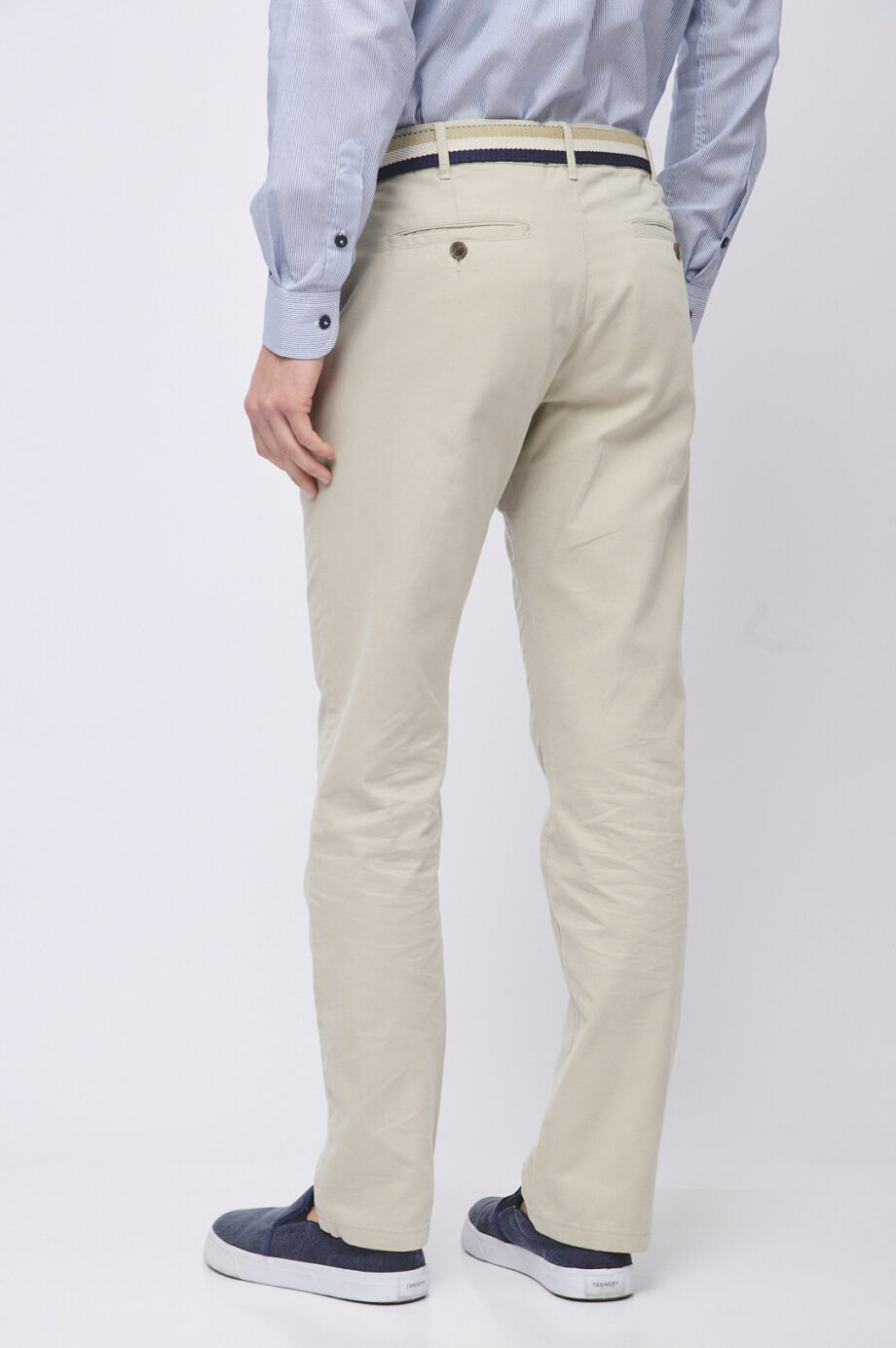 Chino básico regular fit de gabardina