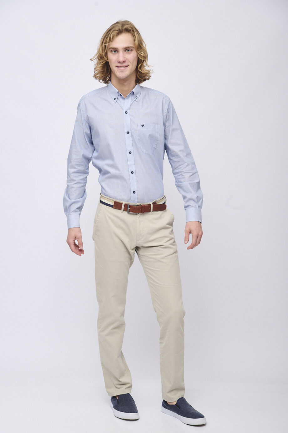 Chino básico regular fit de gabardina