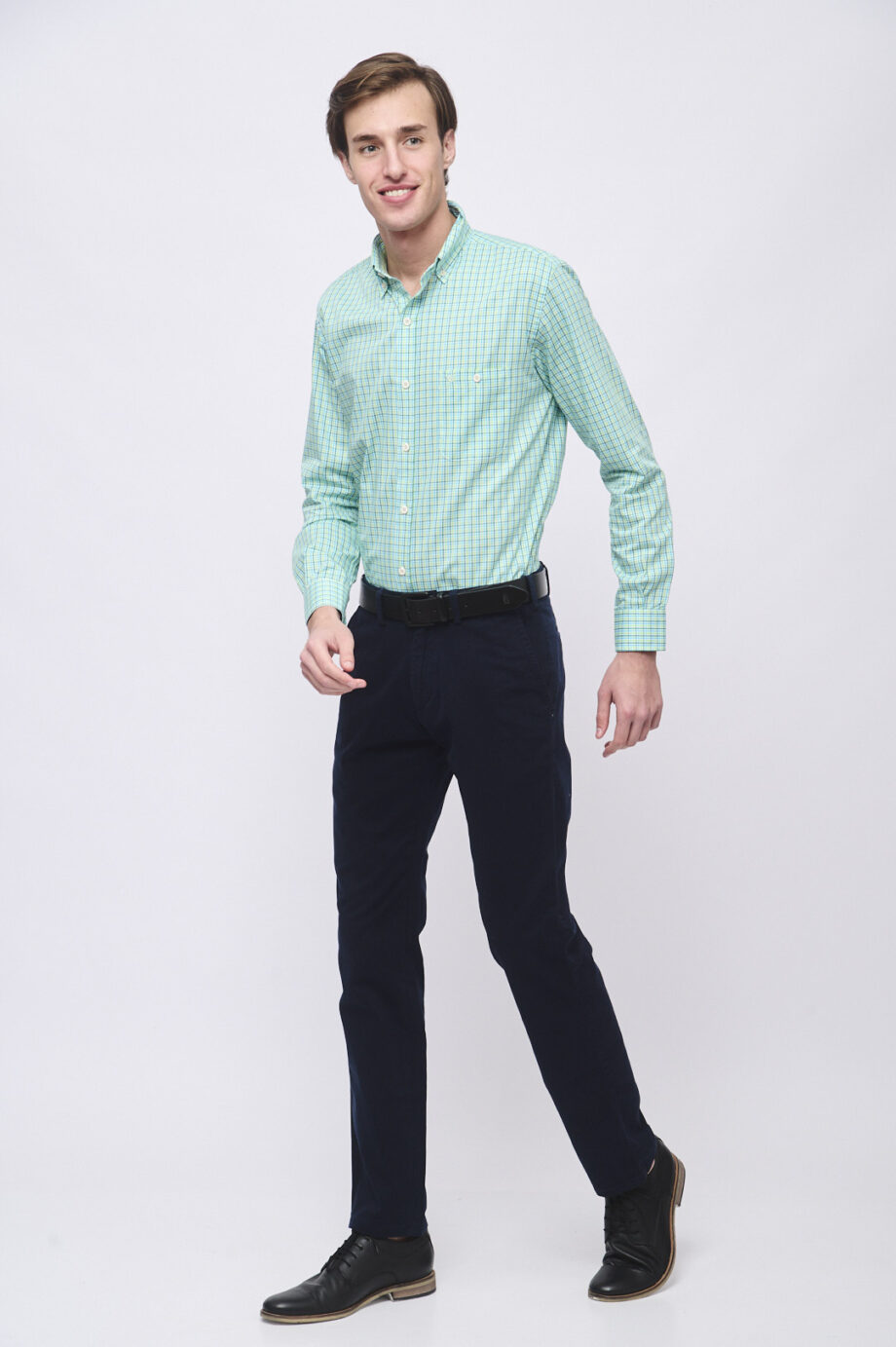 Chino básico regular fit de gabardina