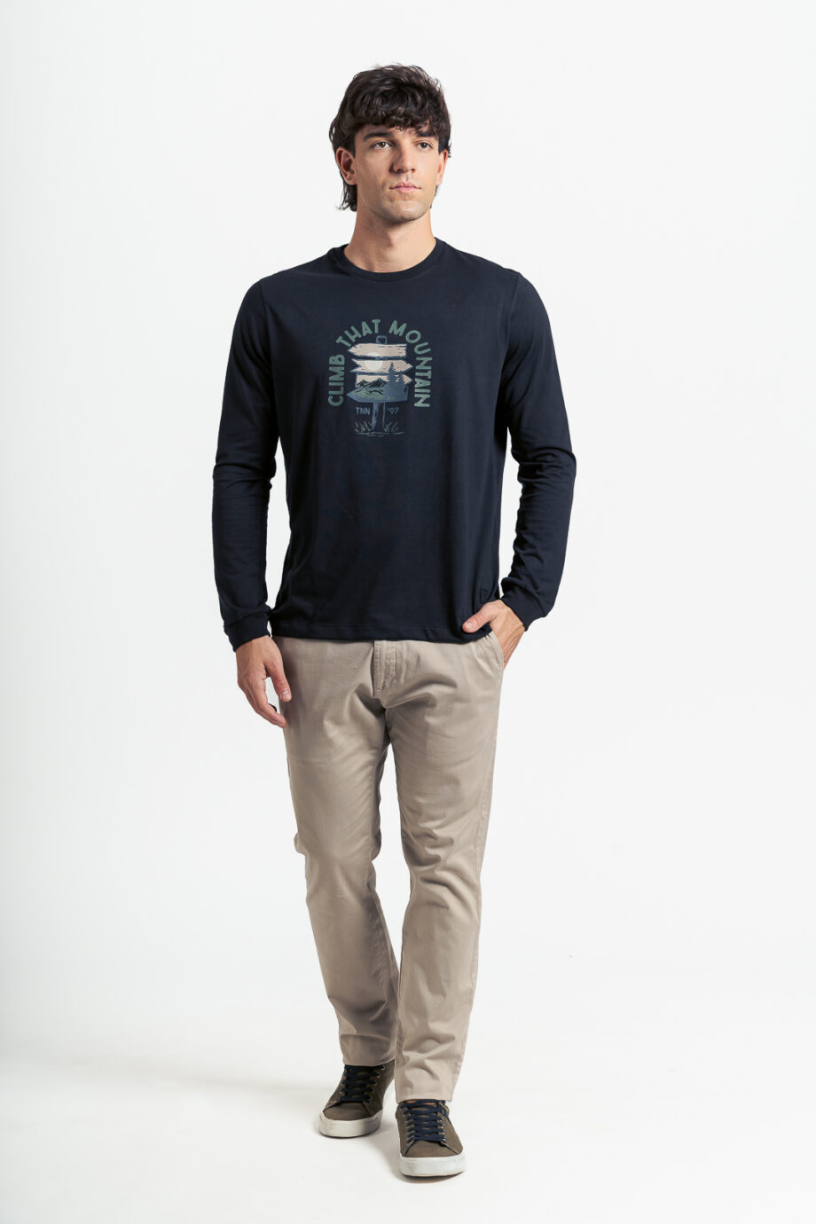 Chino básico regular fit satinado