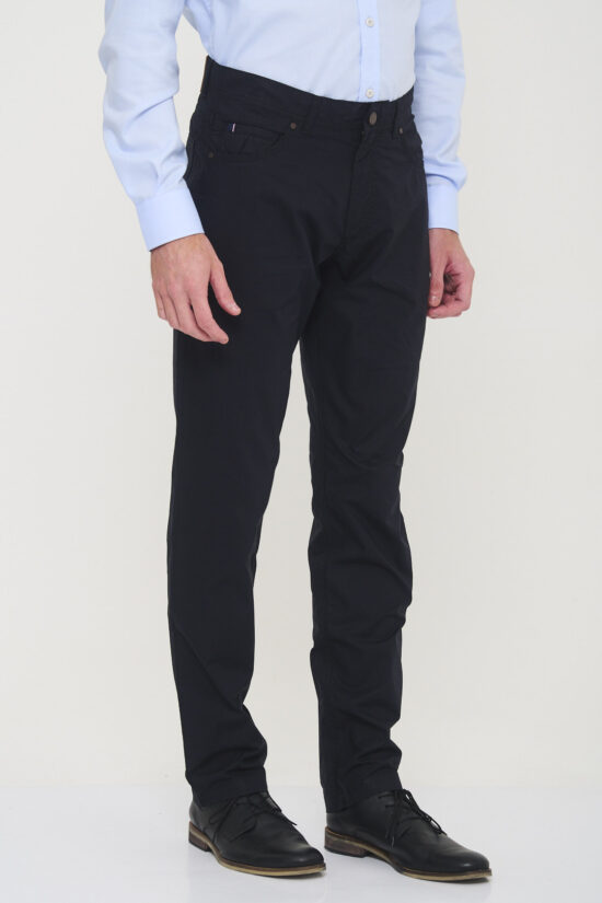 Pantalón corte jean regular fit de poplin