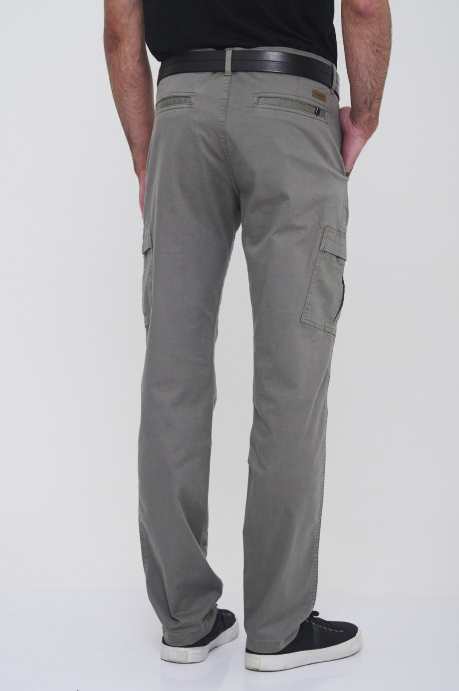 Cargo slim fit de gabardina