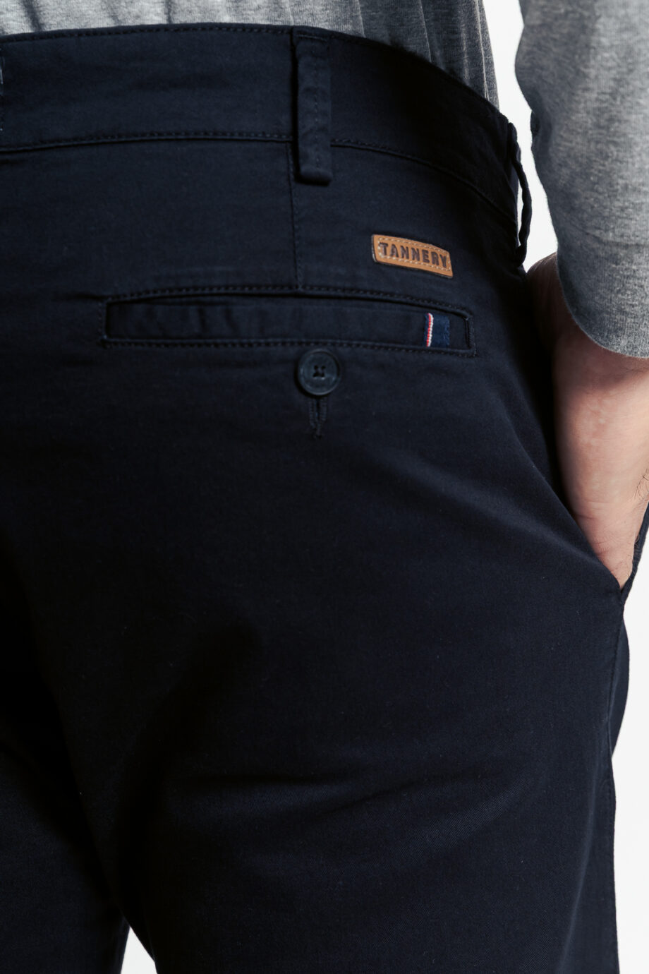 Chino slim fit de gabardina liviana