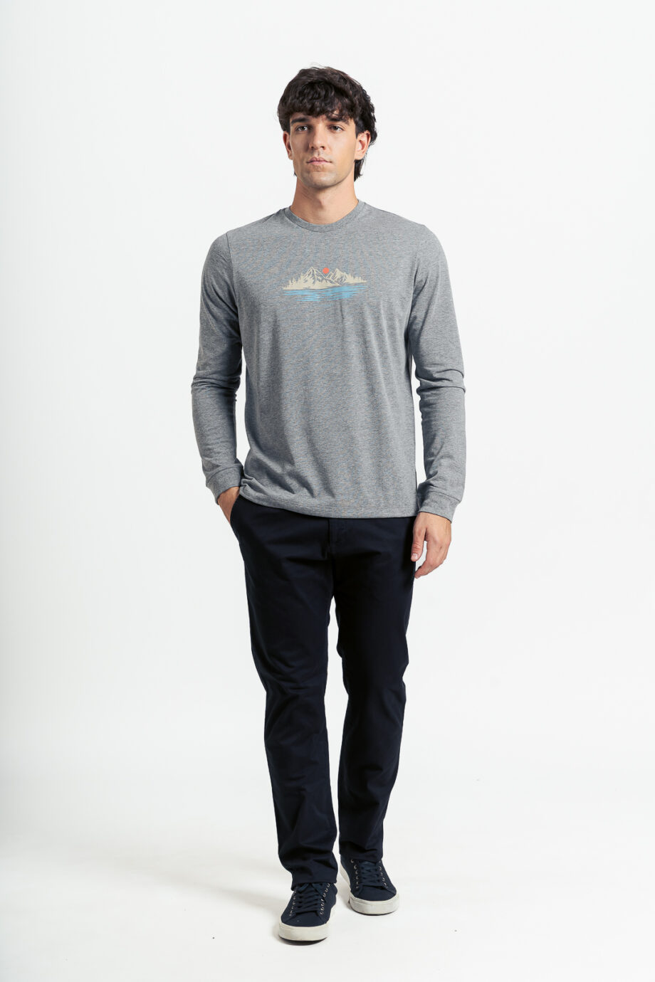 Chino slim fit de gabardina liviana