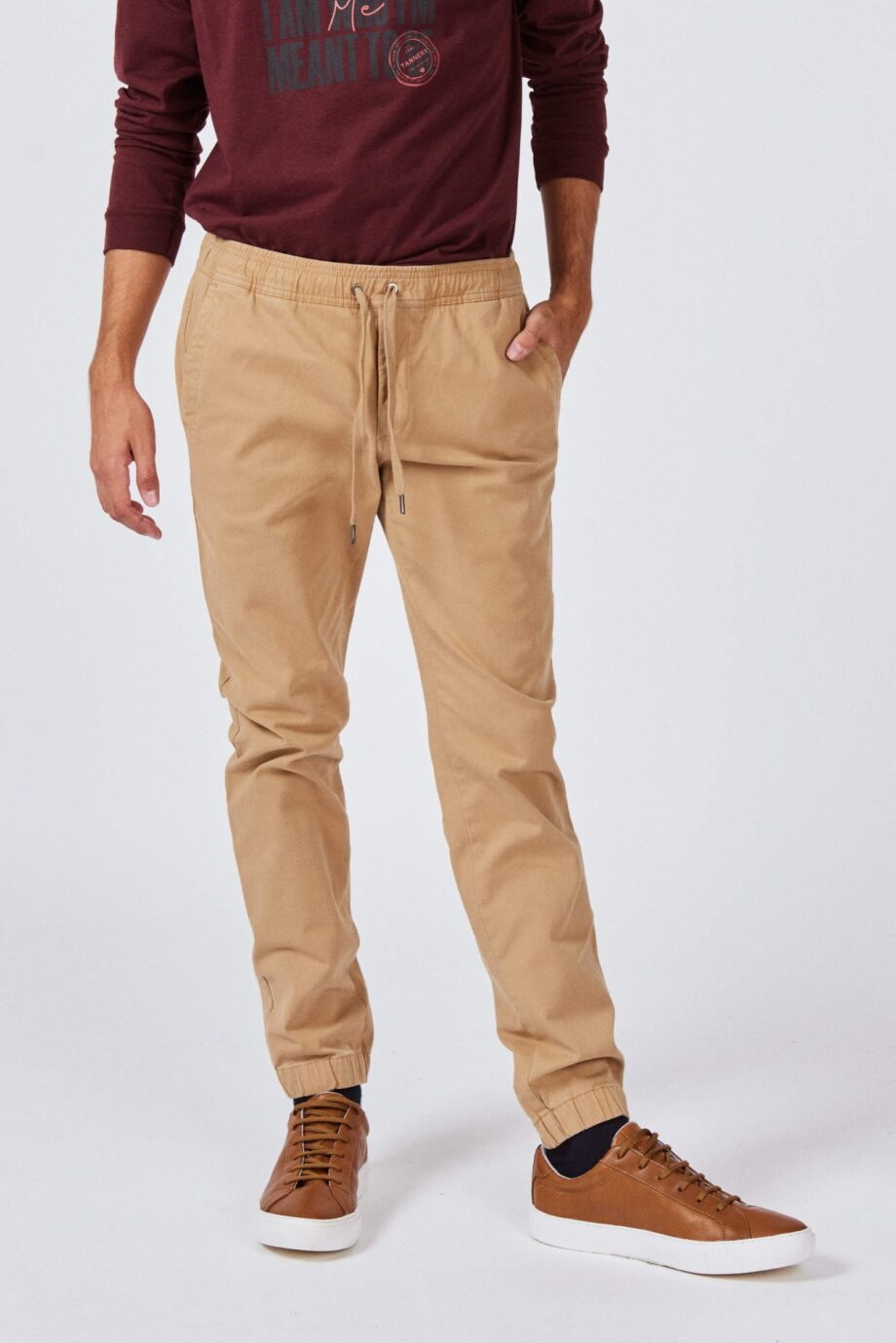 Jogger slim fit de gabardina
