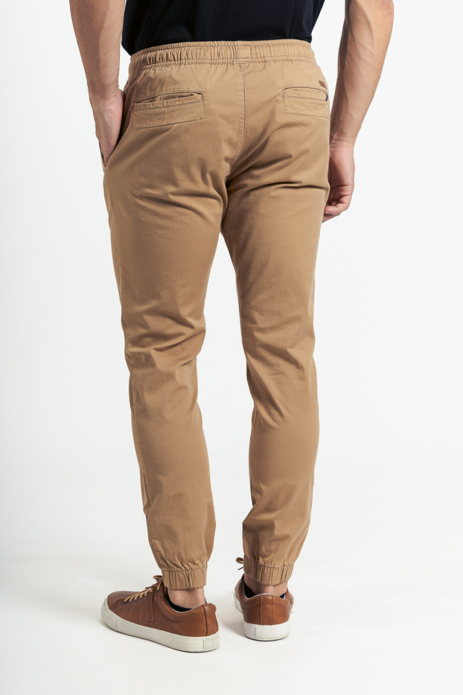 Chino con cintura elastizada