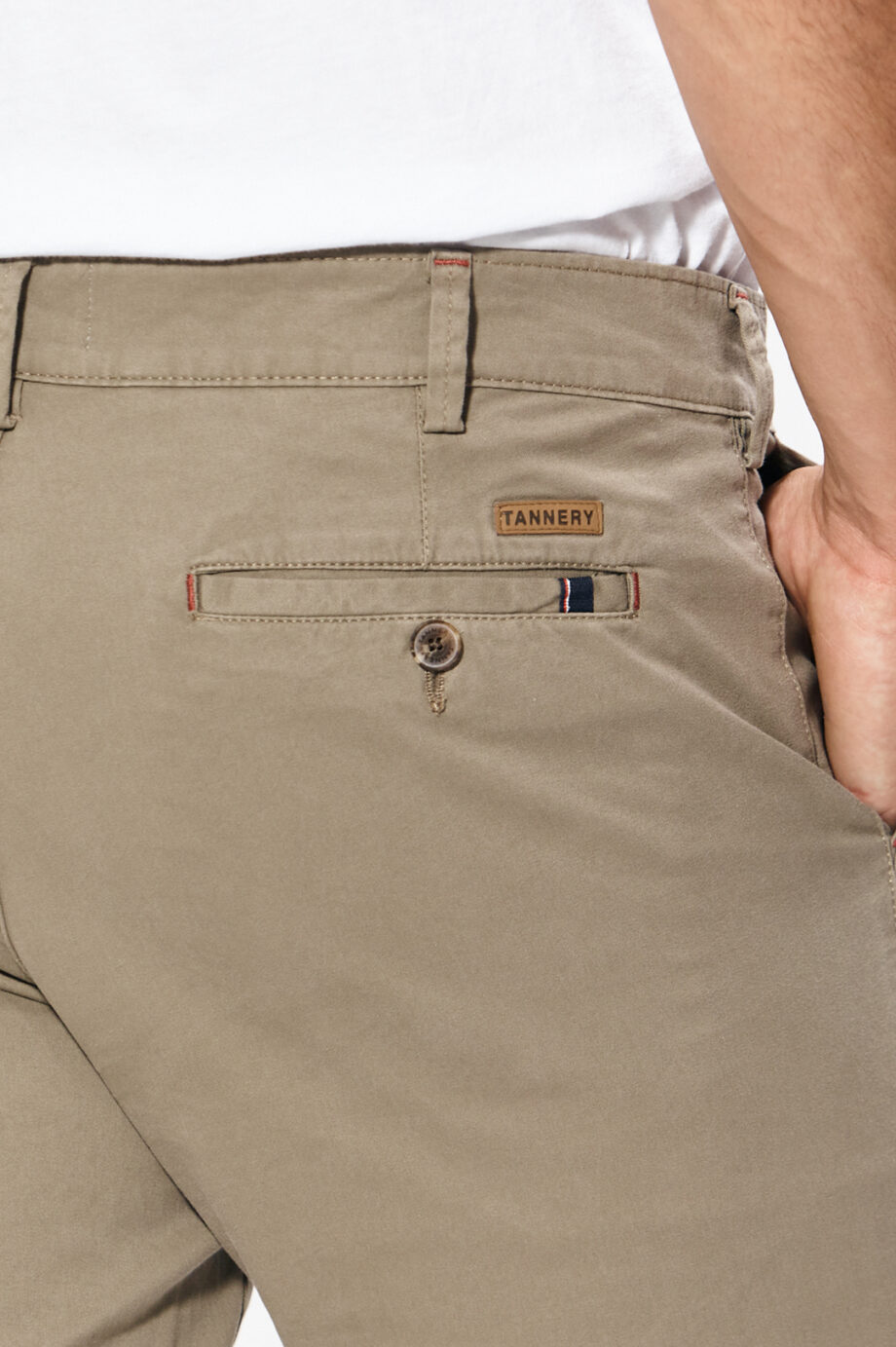 Chino básico slim fit de gabardina