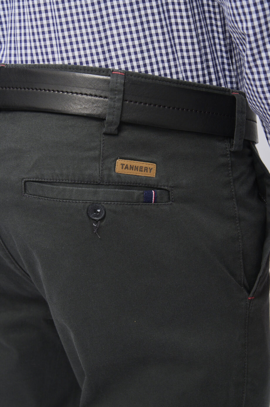 Chino básico slim fit de gabardina