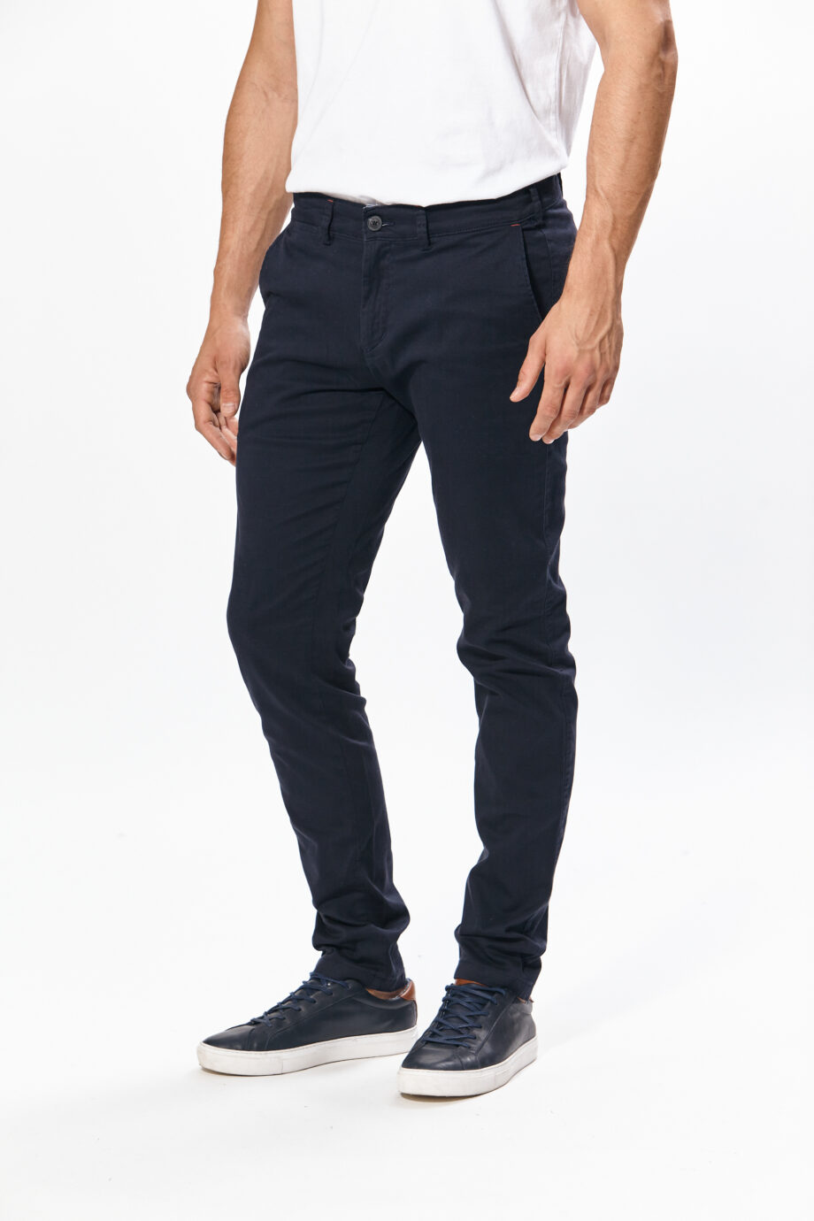 Pantalón sin pinzas slim fit basico satén