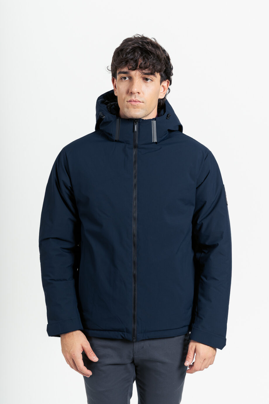 Campera con capucha desmontable