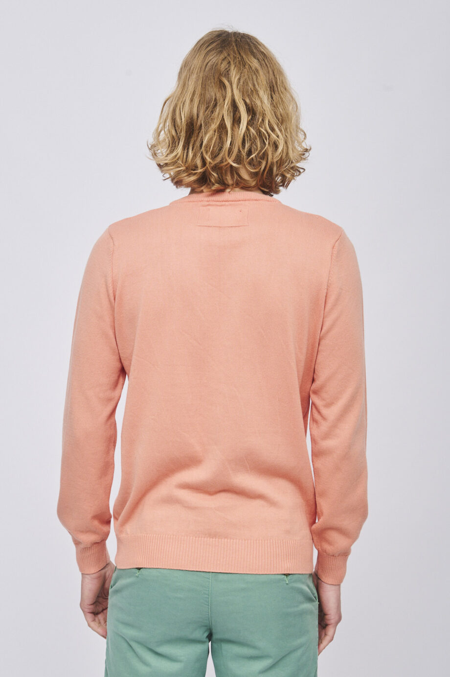Sweater liso escote redondo
