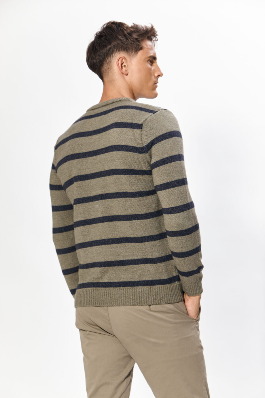Sweater cuello redondo rayado