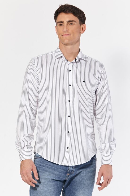 Camisa slim fit a rayas