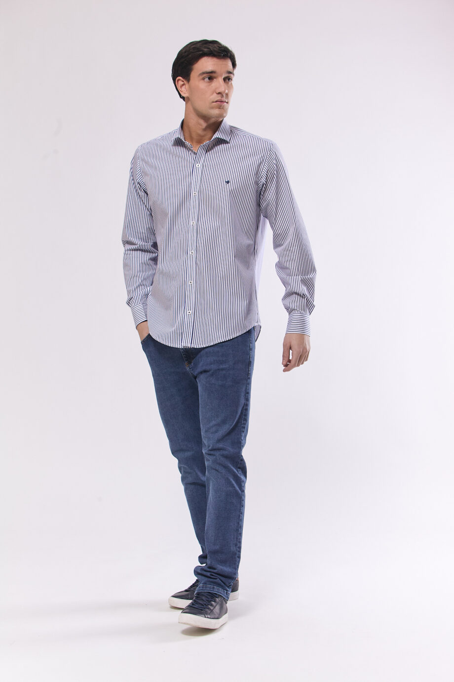 Camisa slim fit a rayas