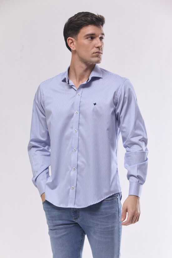 Camisa slim fit a rayas