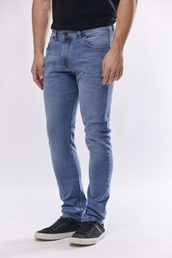 Jean regular fit gastado