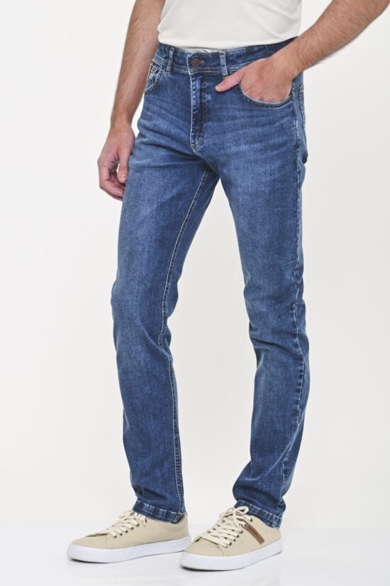 Jean regular fit gastado