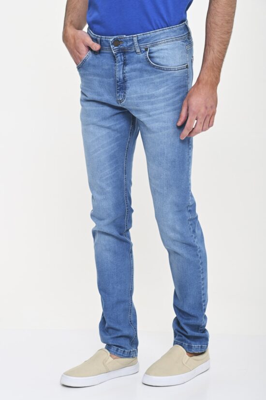 Jean slim fit gastado