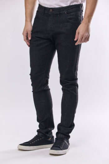 Jean slim fit negro desaprestado