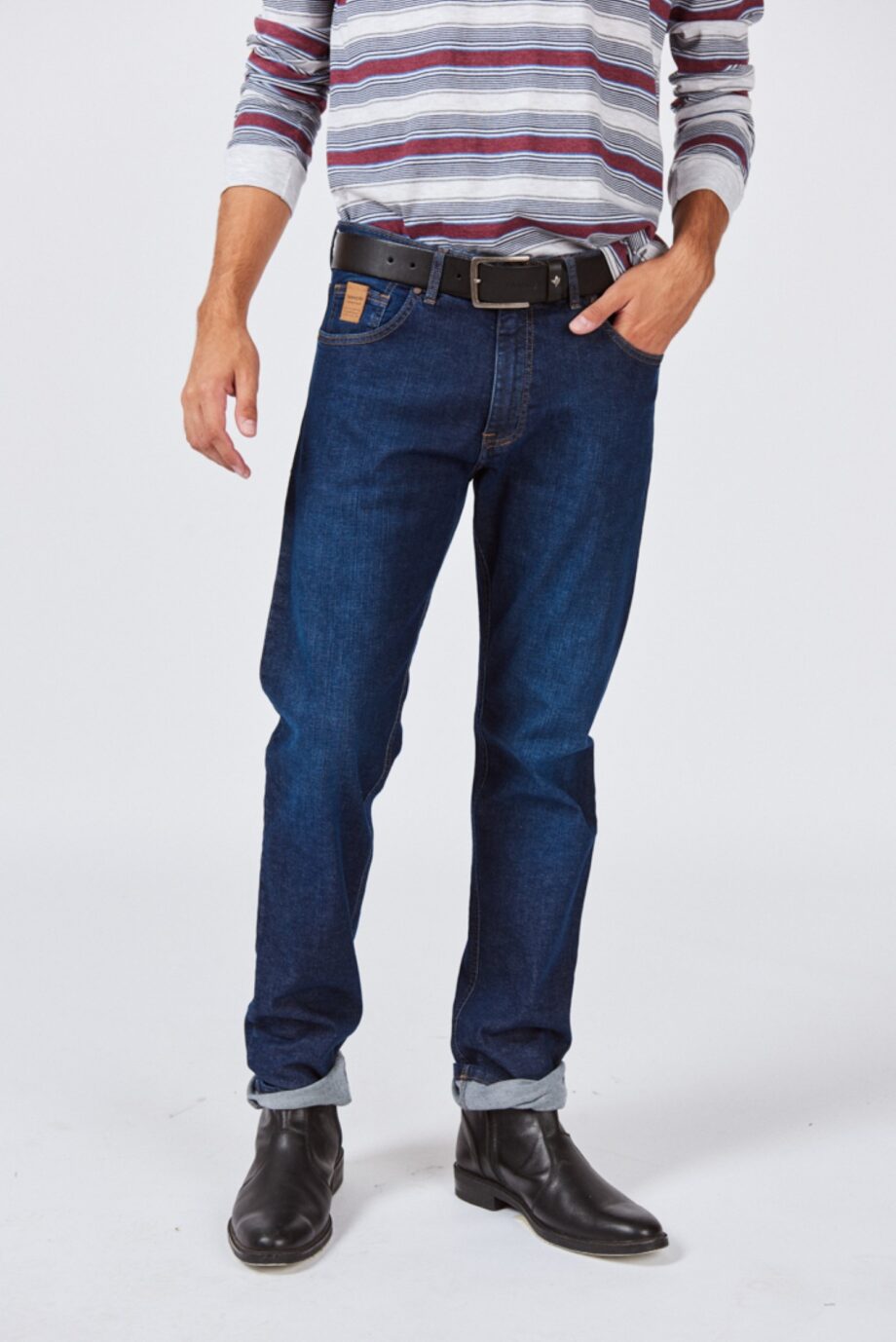 Jean regular fit de indigo azul gastado